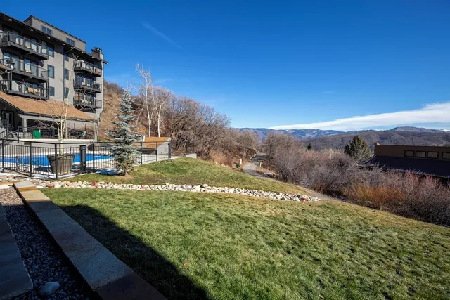 Snowmass Mountain Condominiums