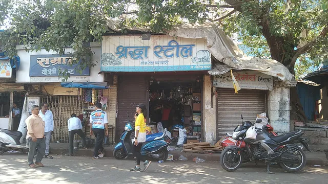 SAMRAT SNACKS CORNOR