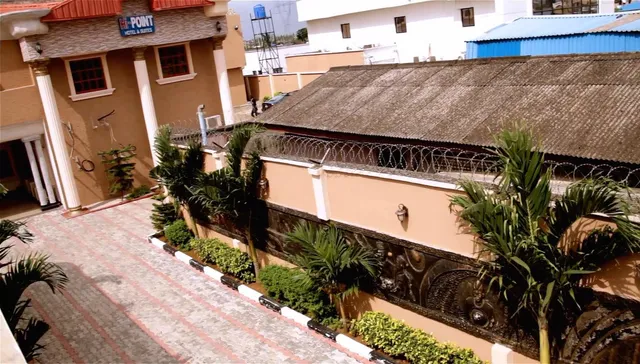 Hi-Point Hotel & Suites