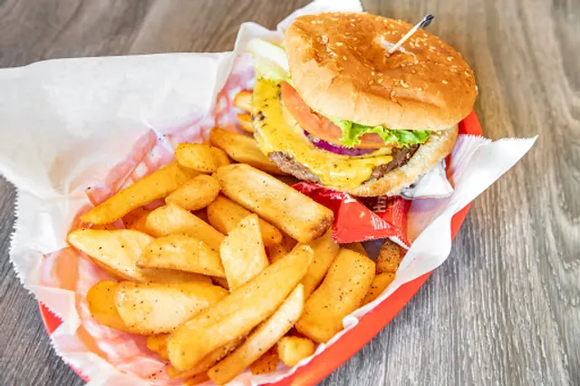 C&C Mun-Cheeze Pizza