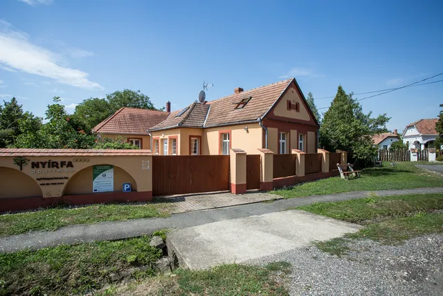 Nyírfa Apartman Döröske