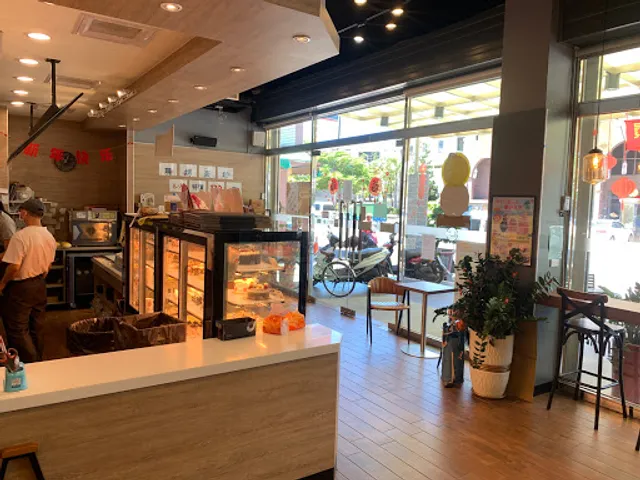 85度C咖啡蛋糕飲料麵包-台南學甲店 (提拉米蘇 草莓波士頓 海鹽咖啡 奶蓋系列 檸檬烏龍)