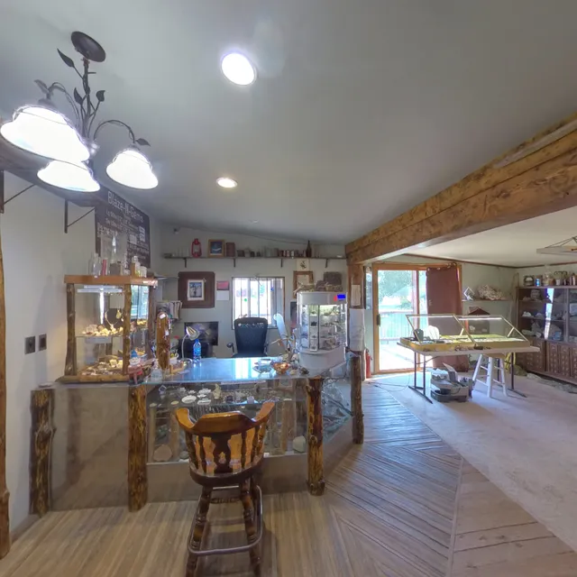 Blaze-N-Gems Rock and Jewelry Shop