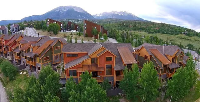 Ski Silverthorne Lodge