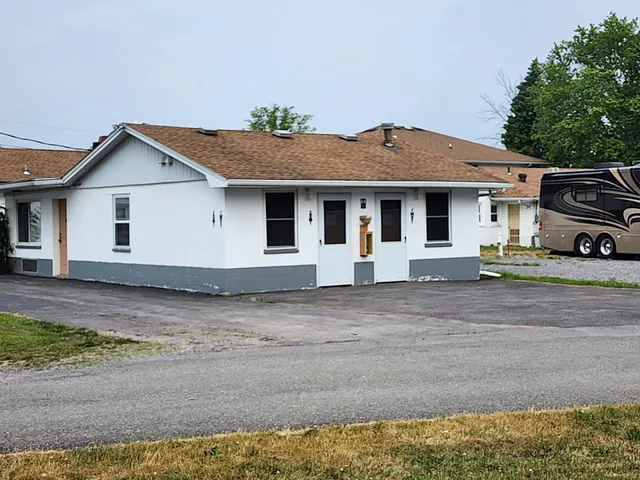 Cinderella Motel & Campground