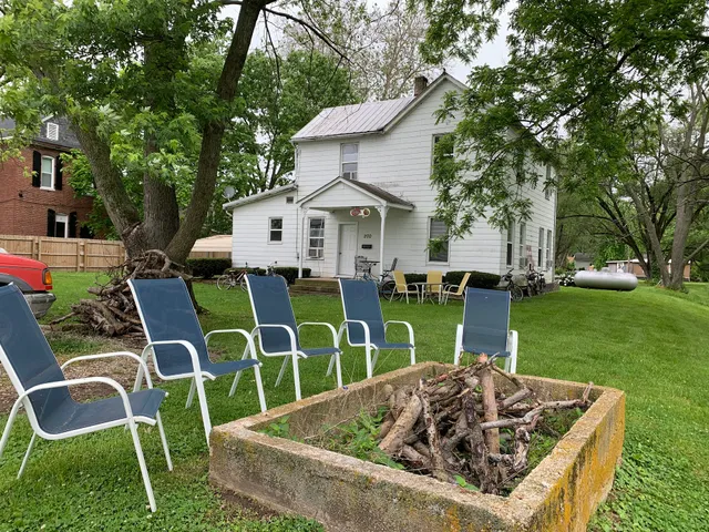 Happy Apple Bicycle Bunkhouse
