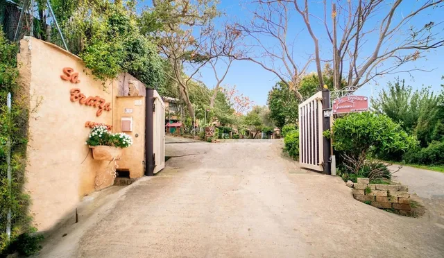 Sa Bratza Vacanza Guesthouse