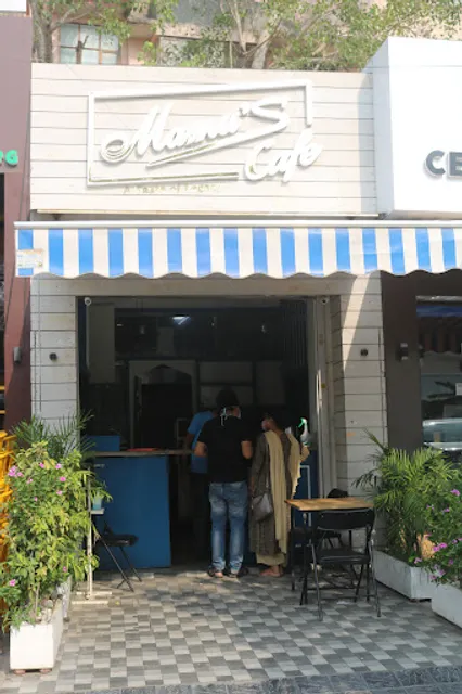 Mamu's Cafe - Coffee Shop & Fast Food Restaurant