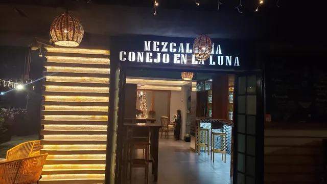 Mezcaleria Conejo en la Luna Condesa