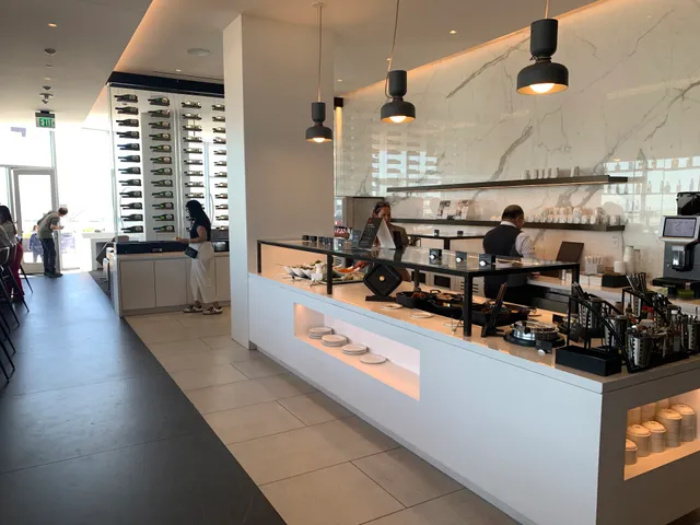 Air Canada Maple Leaf Lounge