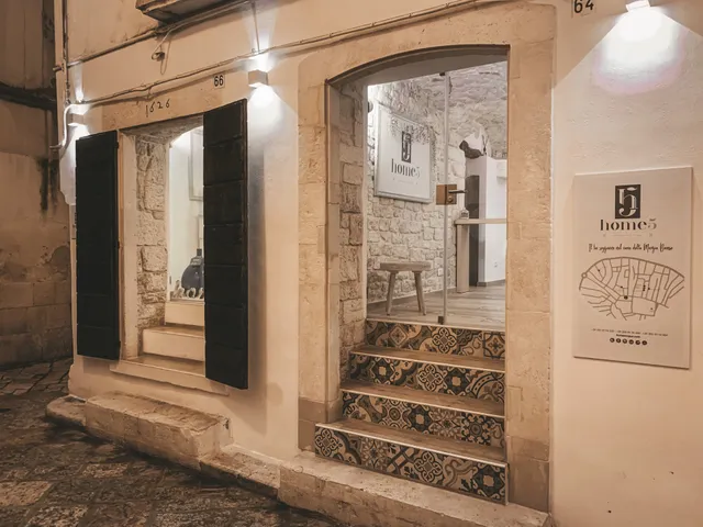 HOME 5 - ALBERGO DIFFUSO