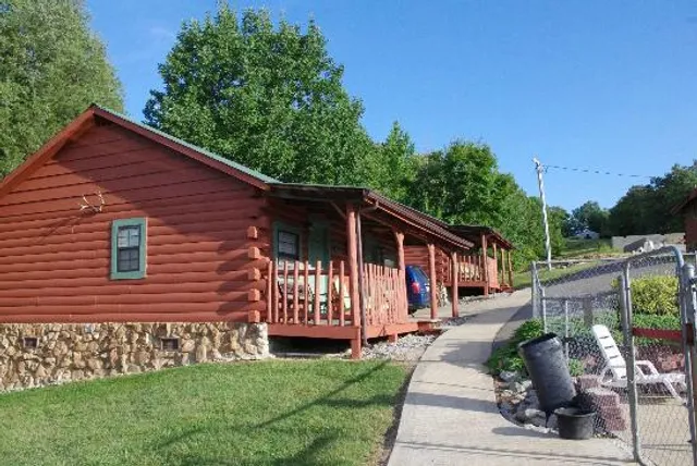 Dover Inn Motel & Cabins