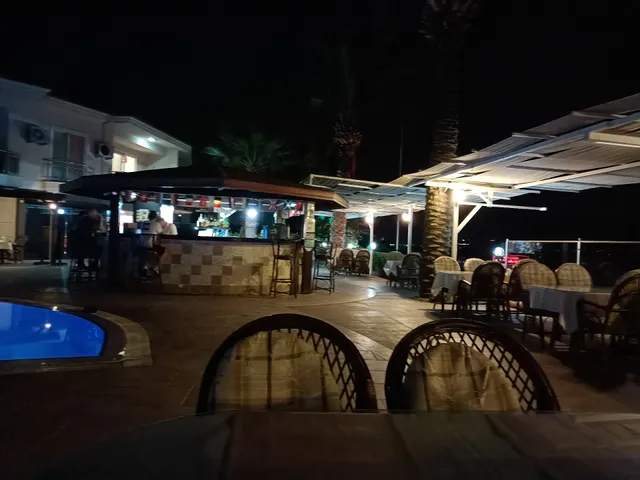 Özzgür Cafe Restaurant