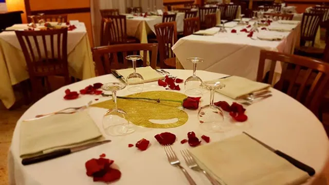 LUNAROSSA Ristorante Pizzeria Banchetti