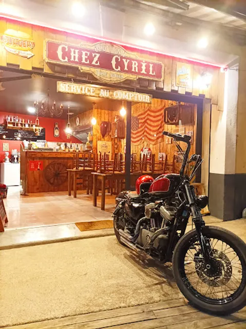 CHEZ CYRIL Home Burger