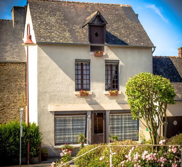 La Petite Maison près de l'Eglise