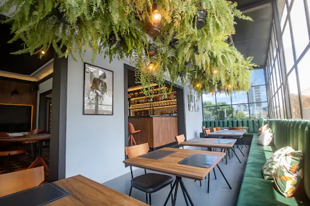 Ksa 372 | Garden Restobar