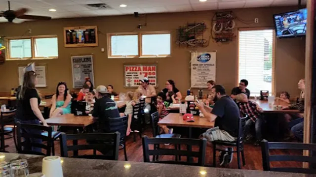 Farmington Pizza Man Bar and Grill