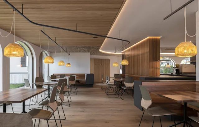 ZENTRAL Café Restaurant