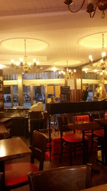 L'Étrier d'Or Tchin Tchin Bar