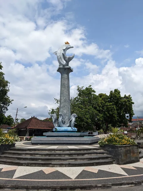 Lovina Dolphin Statue