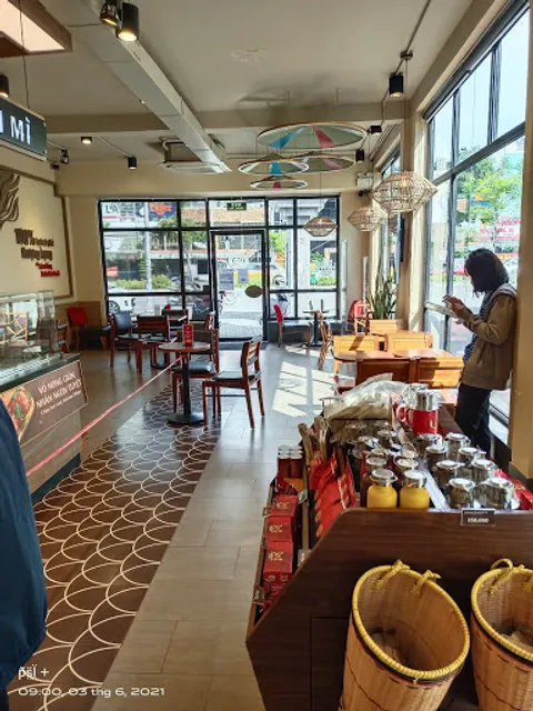 Highlands coffee Trần Não