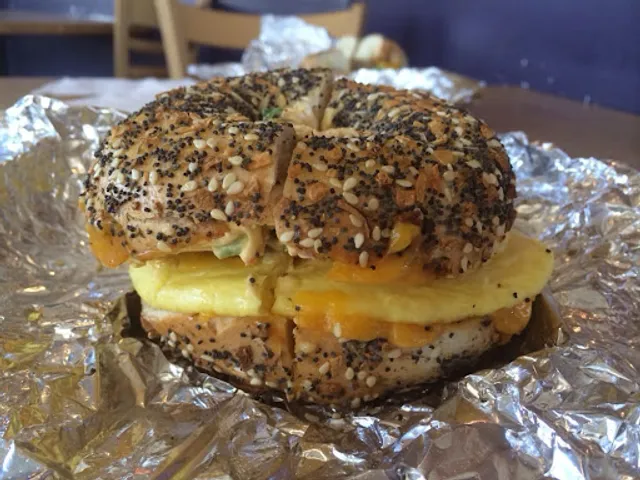 Moe's Broadway Bagel
