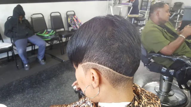 Fairington Shopping Center