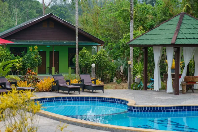 Ao Nang Baan Suan Resort (อ่าวนางบ้านสวนรีสอร์ท)