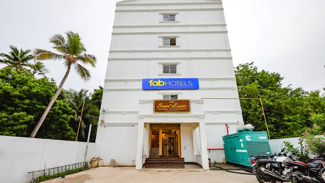 FabHotel Sun Lux Grand Residency