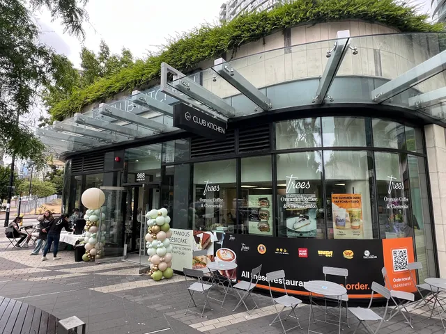 Hui Lau Shan (at club kitchen)