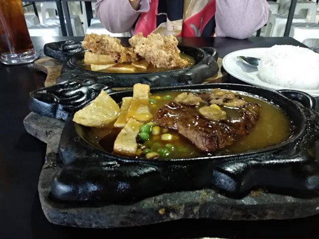 Waroeng Steak & Shake Amir Hamzah