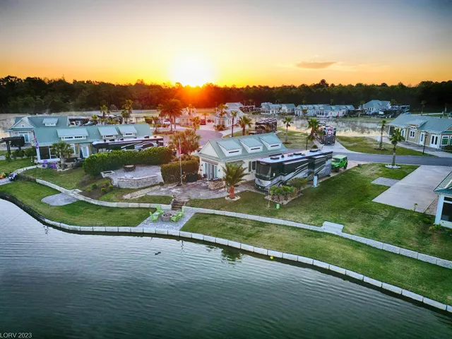 Lake Osprey RV Resort