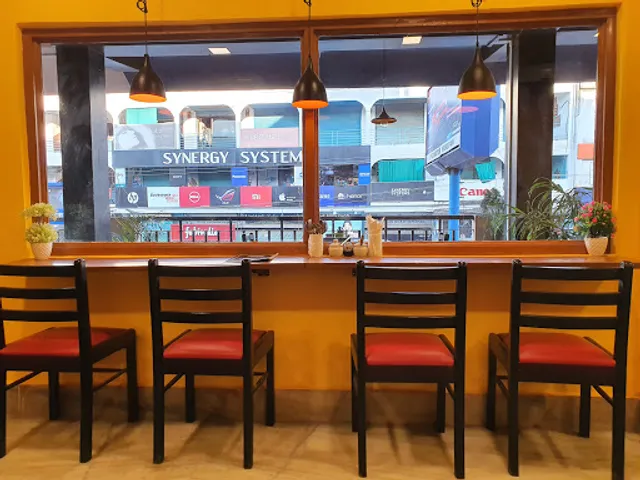 Hungry Club Restaurant