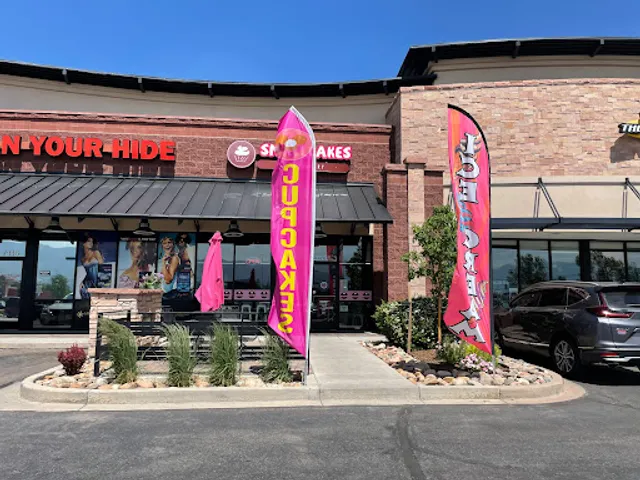 Smallcakes Cupcakery and Creamery