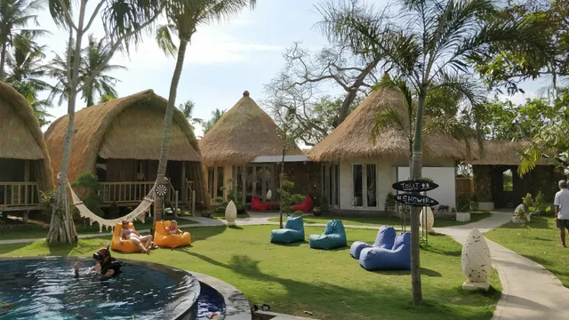 Mushroom Bay Villas Hut