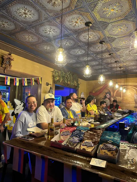 LA BUENA JAMA 🇪🇨& ANTOJITOS LA COLOMBIANA🇨🇴