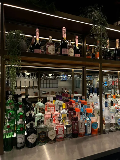 Evergreen, Manchester Airport