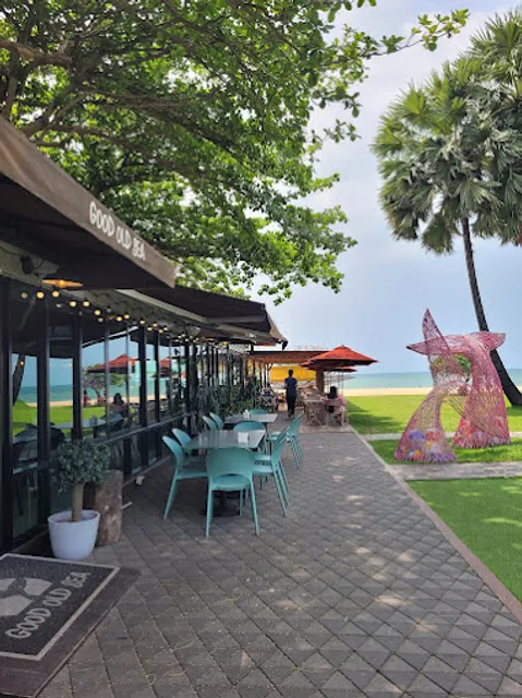 Good Old Sea, Beach Café