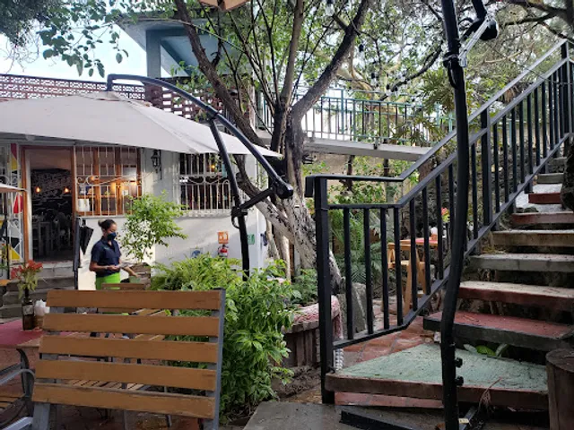 Restaurante Mezzani Cocina Italian