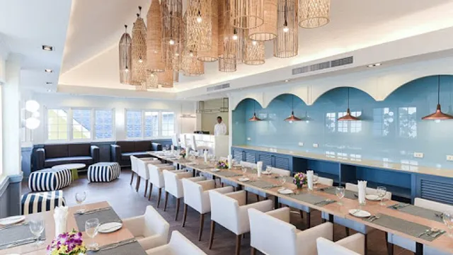 ร้านอาหาร Lighthouse Bar & Grill