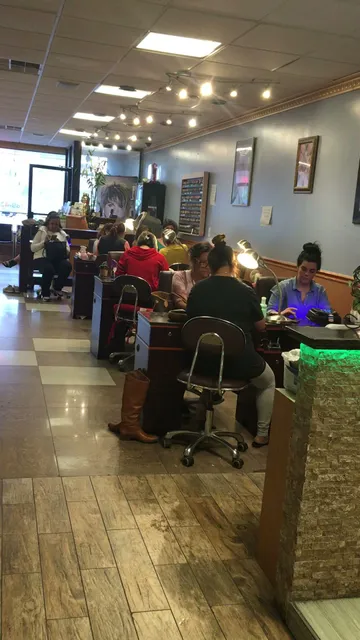 Tommy Shear Magic Salon