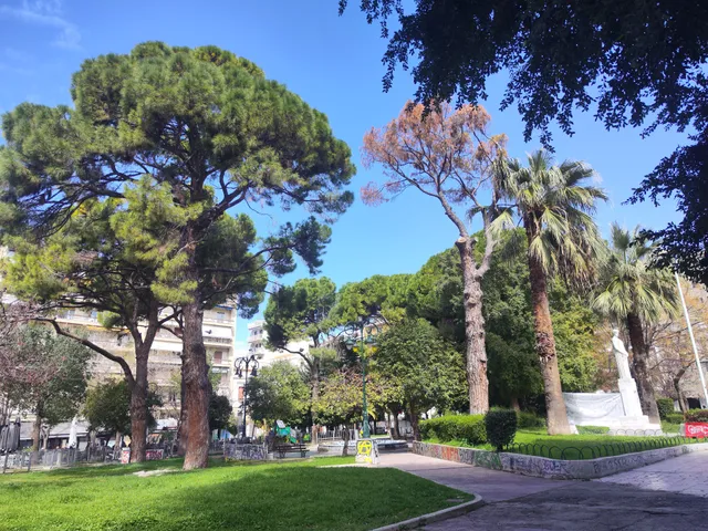 Plateia Olgas Square