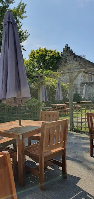 Cloisters Kitchen & Garden