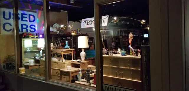 Rigo's Relics -Antiques & Uniques