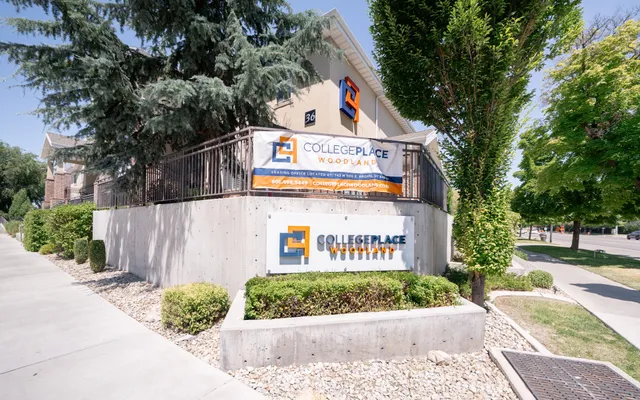 CollegePlace Woodland