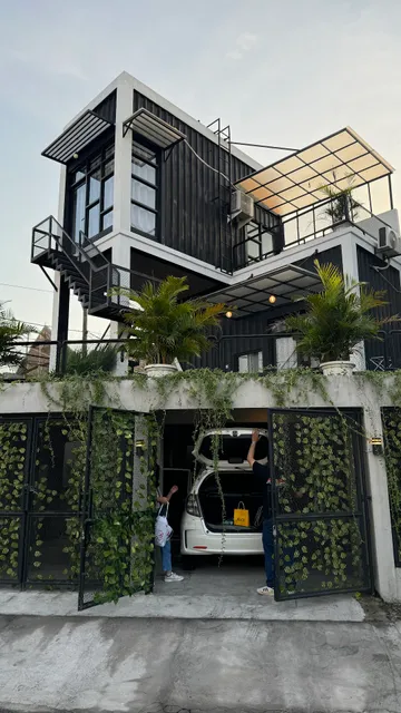 Sampai Villa Katalonya