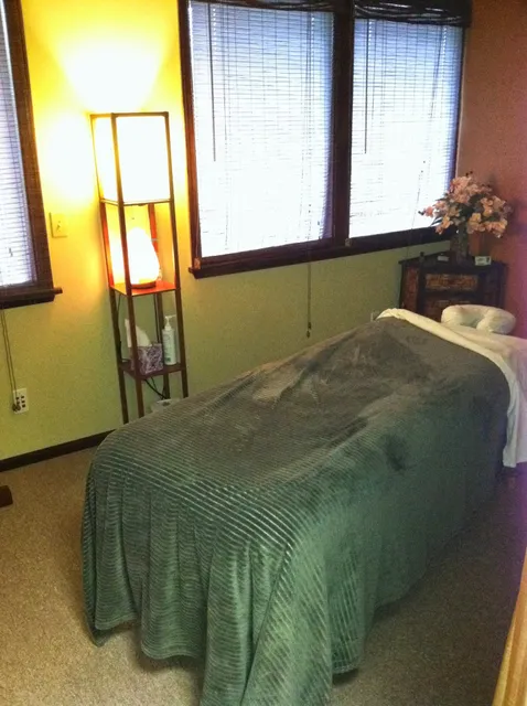 Lynnwood Family Chiropractic and Massage