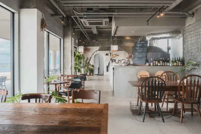 TORIKKA TABLE（トリッカ テーブル）