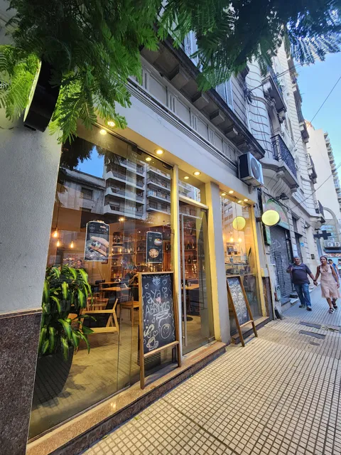 Chamán Mercado & Café